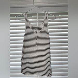 OLD NAVY slim fit Medium Tank